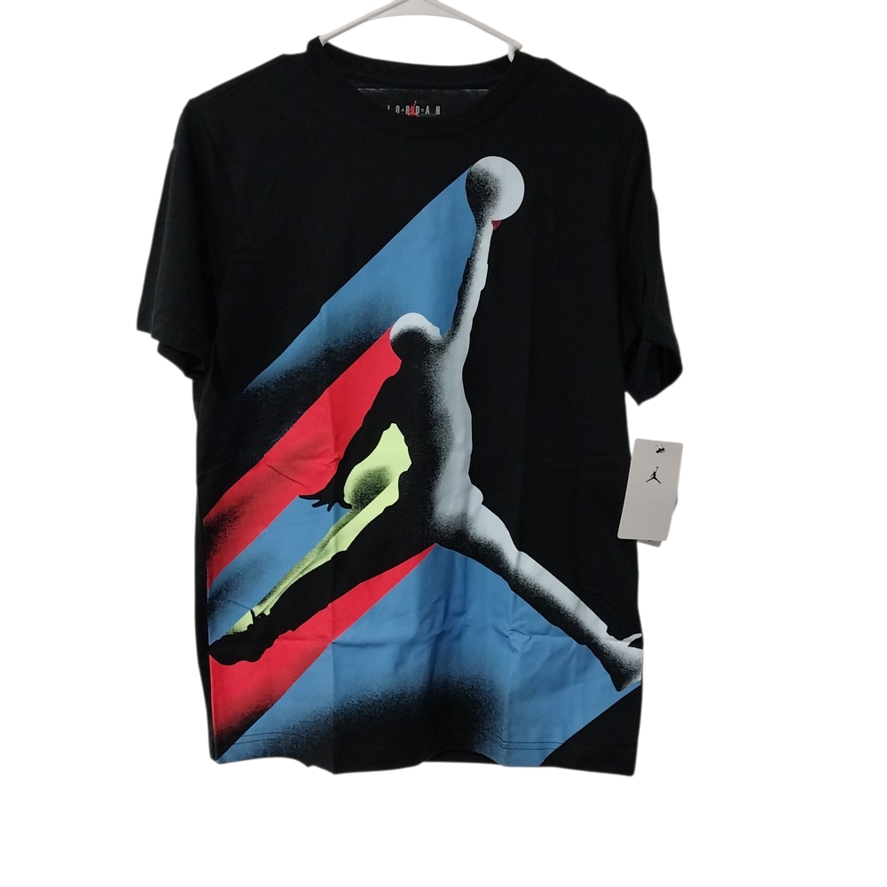 Jordan Black and Red Short Sleeve Tee NEW Size - XL 13/15 YRS (BOYS)
